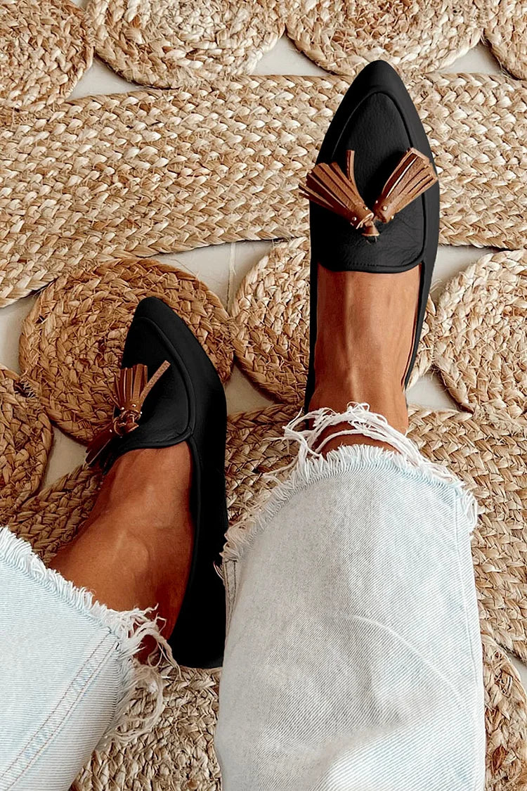 POINTED HEELS WITH TASSEL