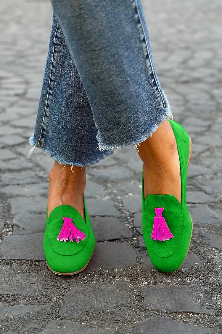 GREEN HEELS WITH FUCHSIA TASSEL