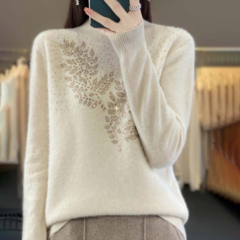 Knitted sweater with leaf pattern