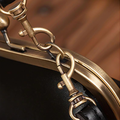 Vintage | Kiss-Lock Bag  Grace’s Retro Chic Essential