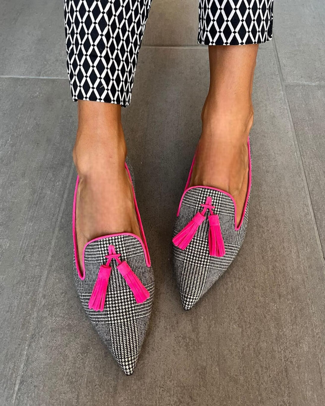 POINTED HEELS WITH FLUO FRINGES