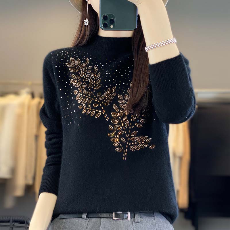 Knitted sweater with leaf pattern