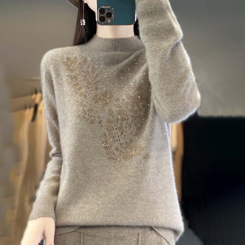 Knitted sweater with leaf pattern