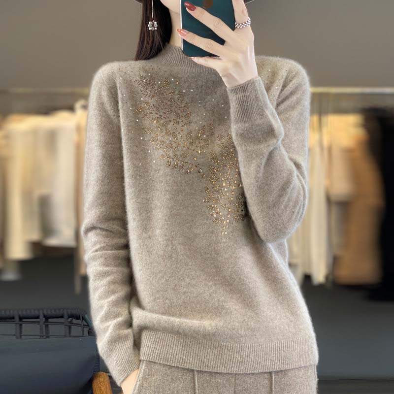 Knitted sweater with leaf pattern
