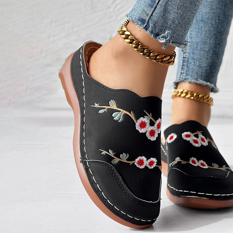 Vintage house slippers with floral embroidery