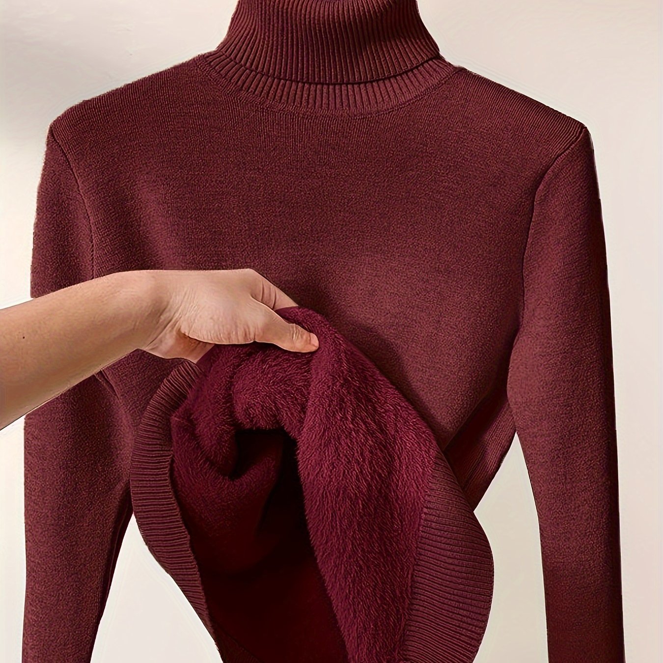 Elise | casual and minimalist turtleneck sweater