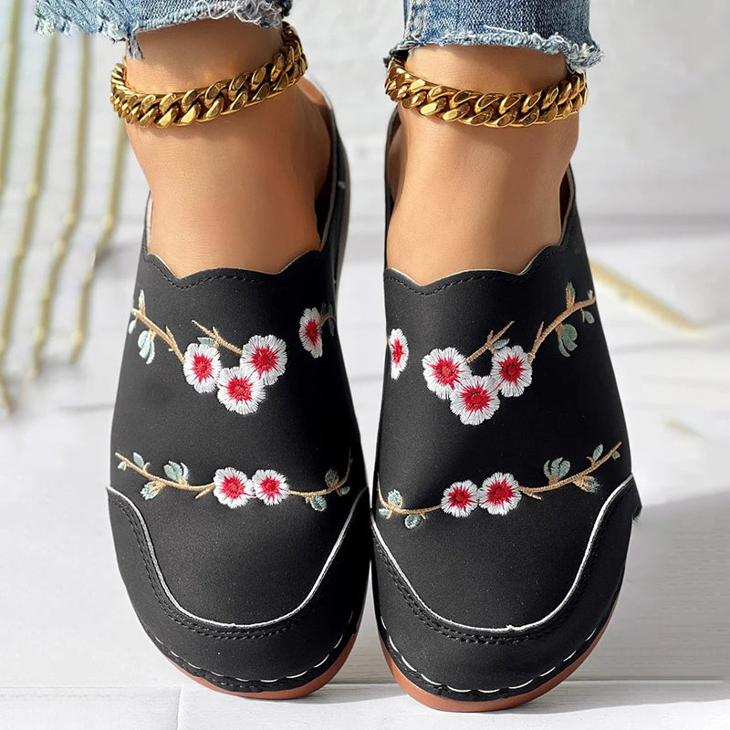 Vintage house slippers with floral embroidery