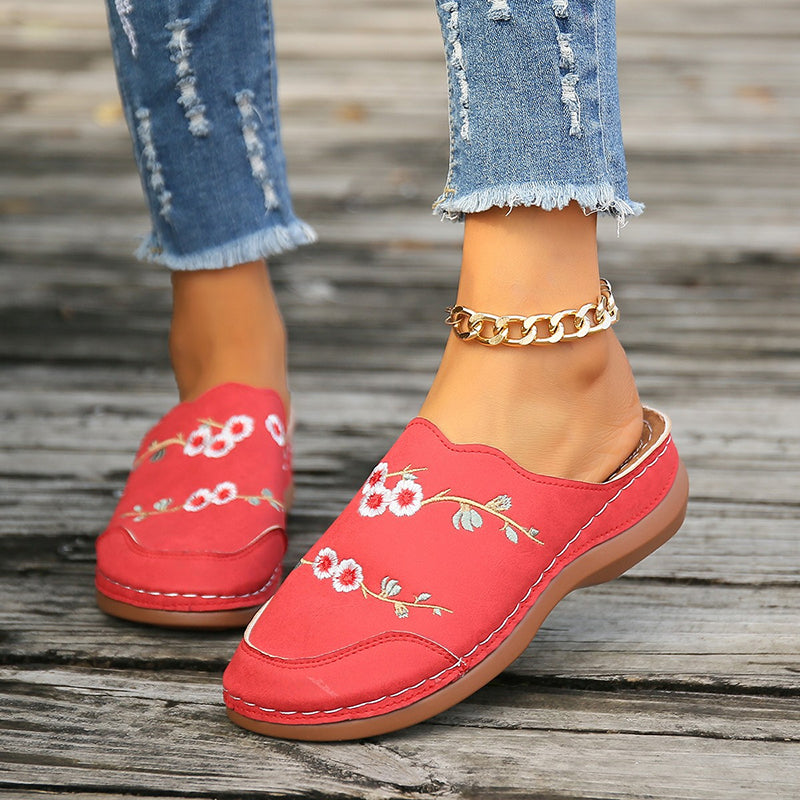 Vintage house slippers with floral embroidery
