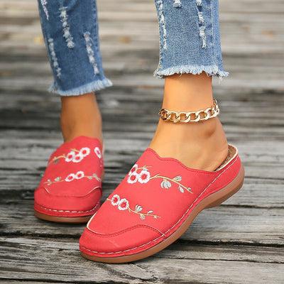 Vintage house slippers with floral embroidery