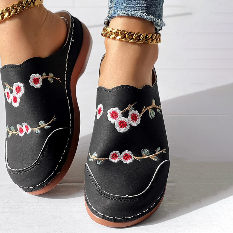 Vintage house slippers with floral embroidery