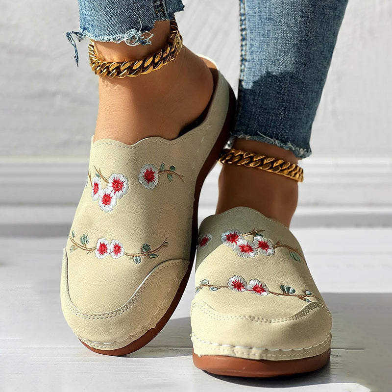 Vintage house slippers with floral embroidery